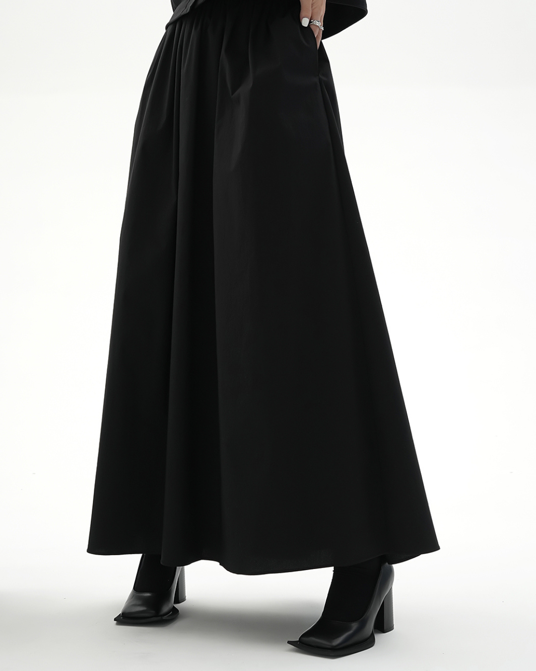 Sleeveless Shirt & Long Skirt