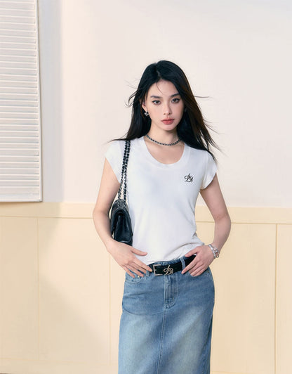 Loose Draped U-Neck Embroidered T-Shirt