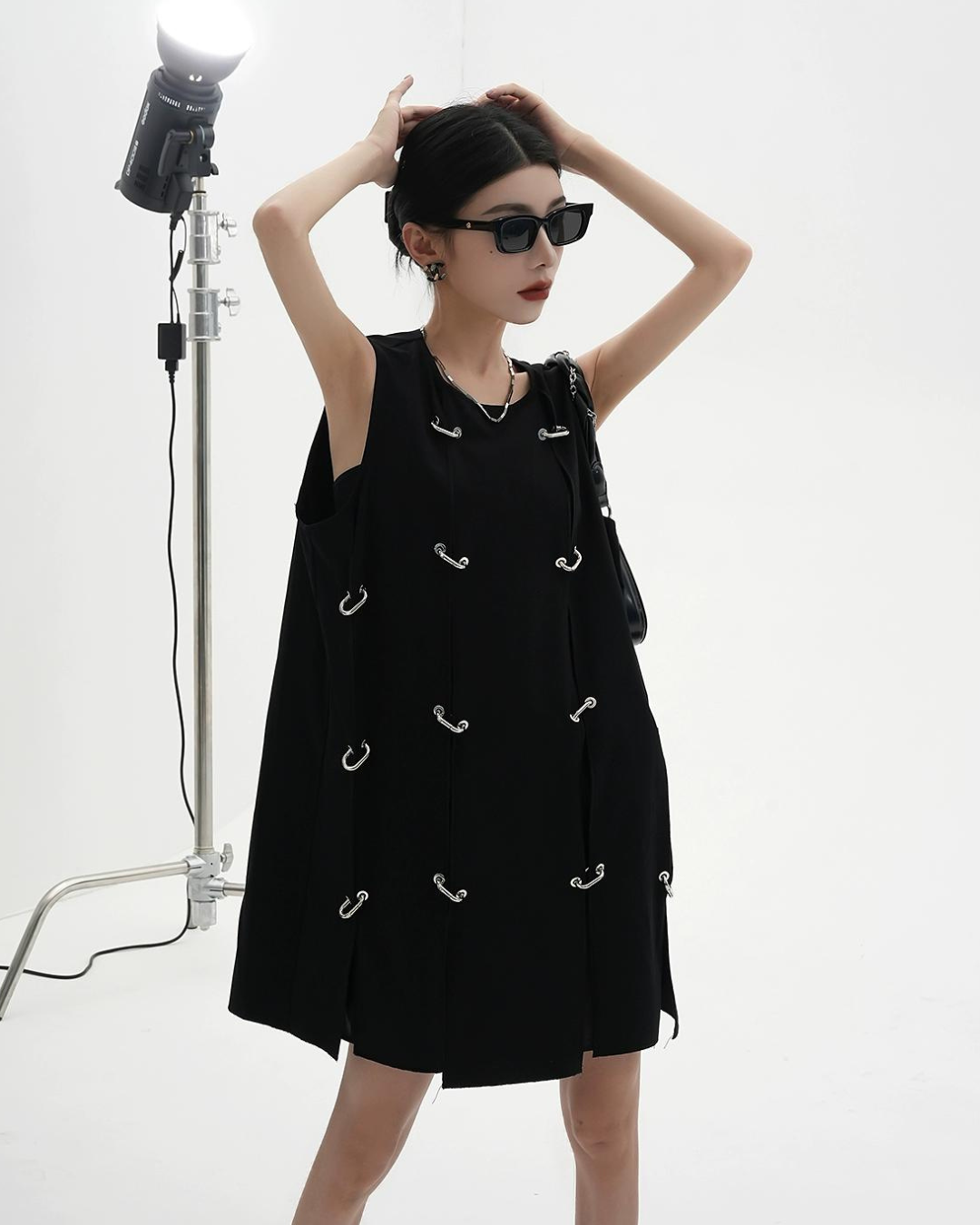 Mode Metal Buck Lu Sleeveless Dress