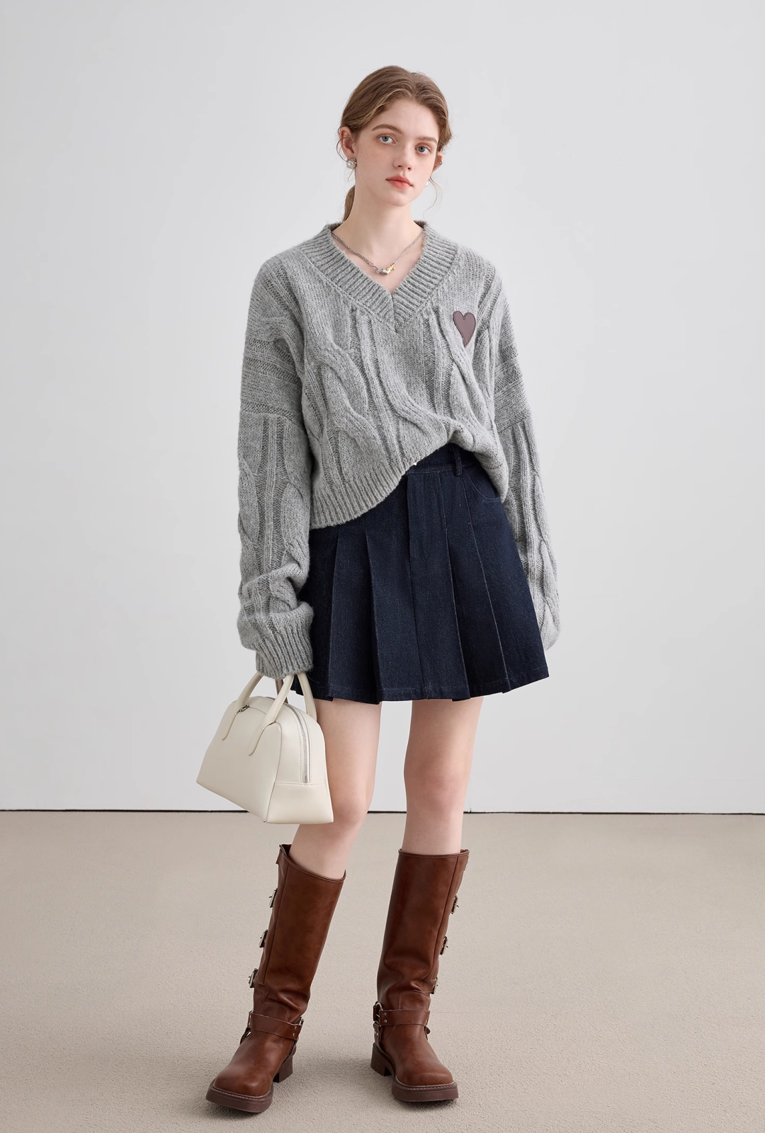 Lazy V-Neck Point Knit