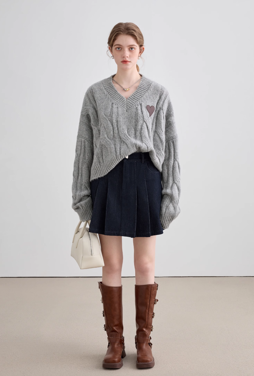 Lazy V-Neck Point Knit