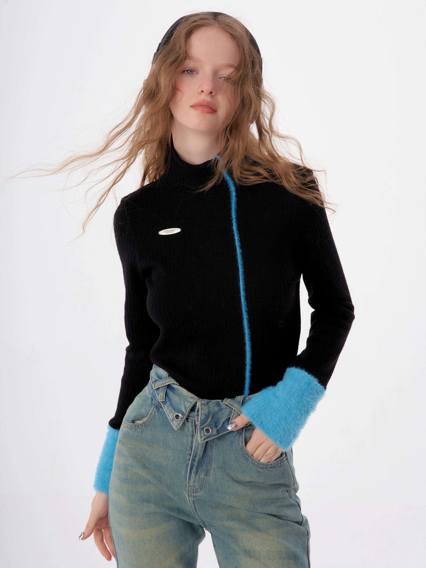 Slim turtleneck knitted top