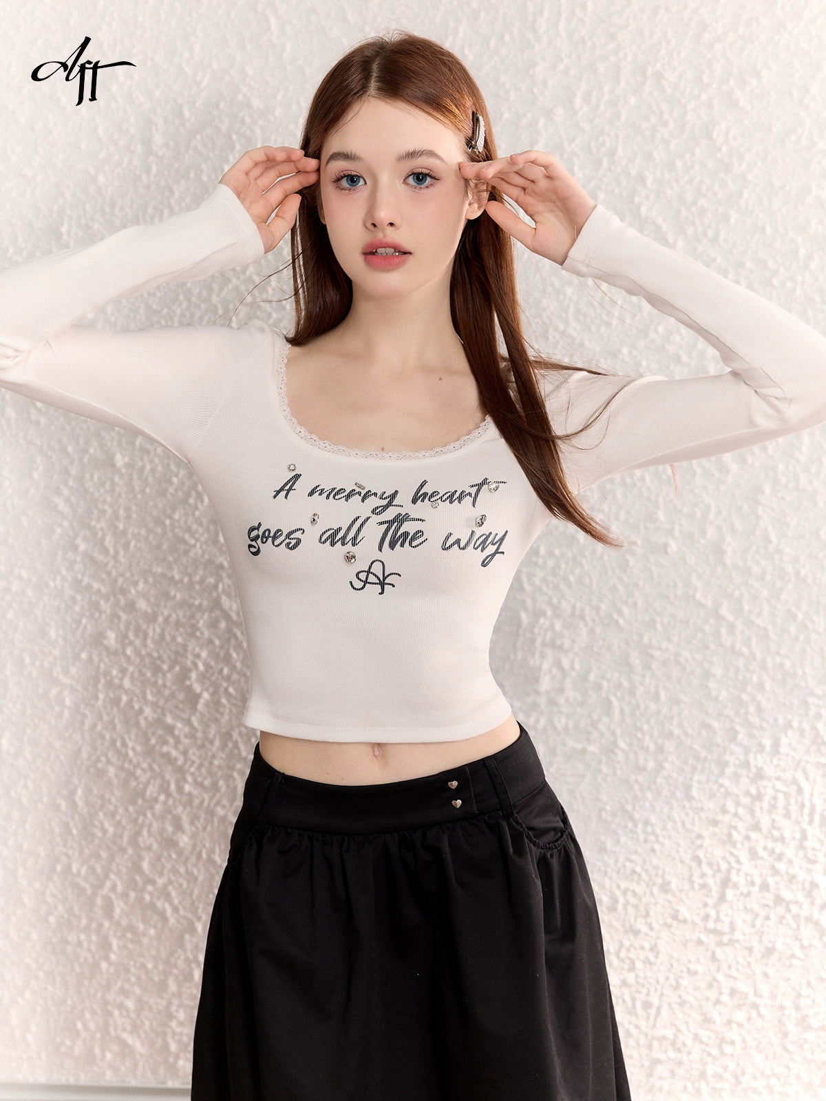 DIAMOND LETTER LACE WHITE LONG SLEEVE T-SHIRT