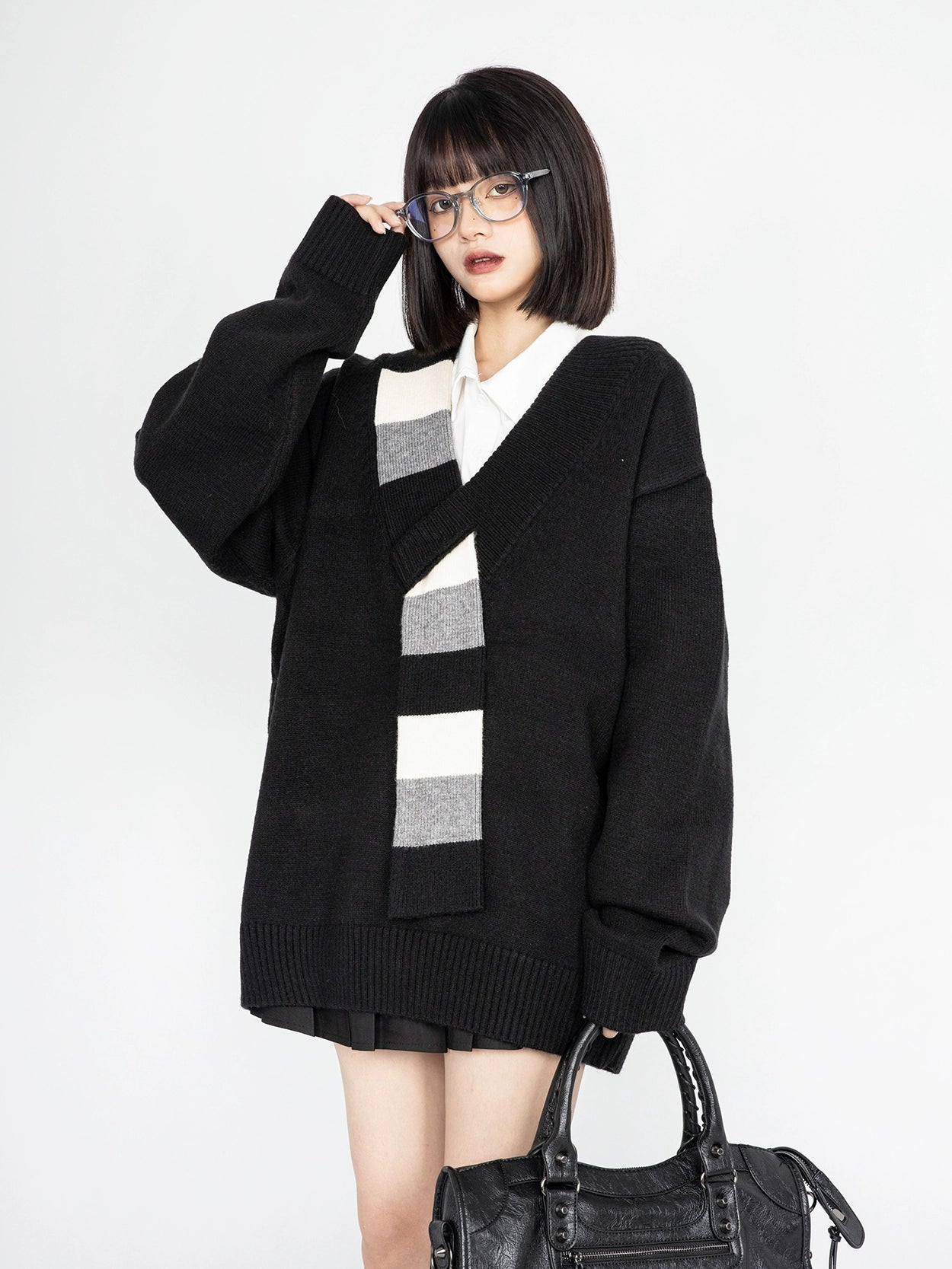 V-neck sweater pullover knit jacket