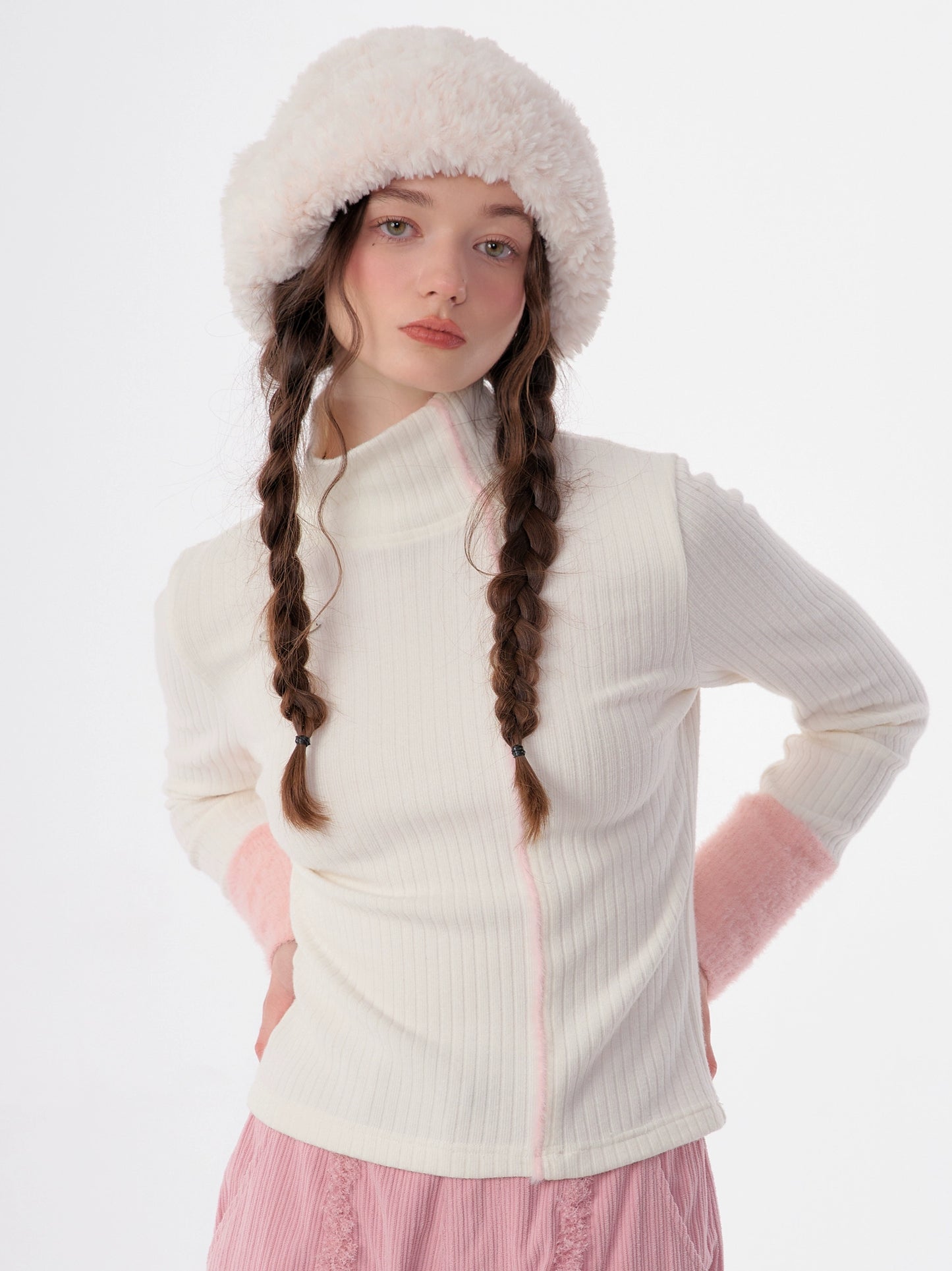 Slim turtleneck knitted top