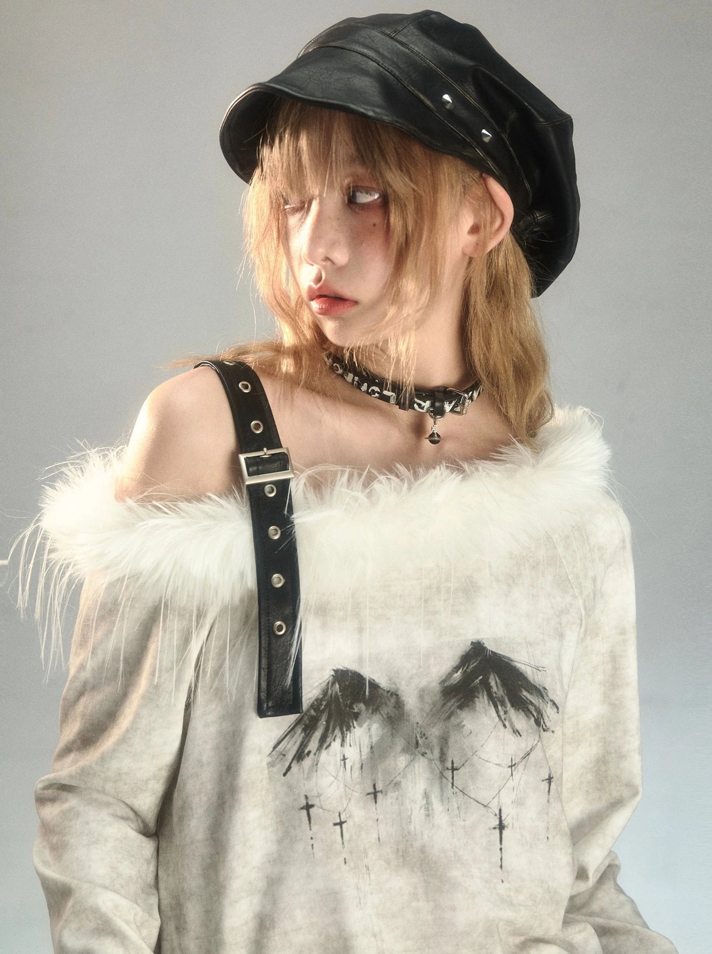 punk fur belt neck print long sleeve T-shirt