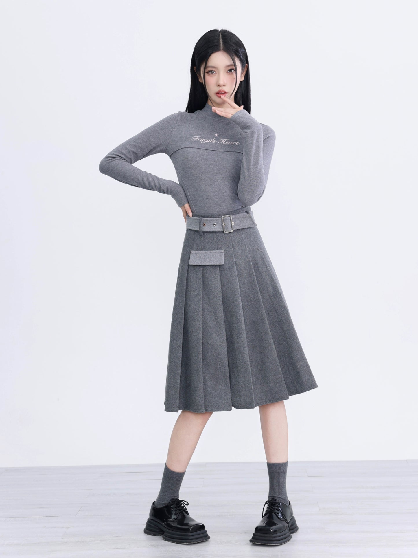 Wool panels pleated skirt