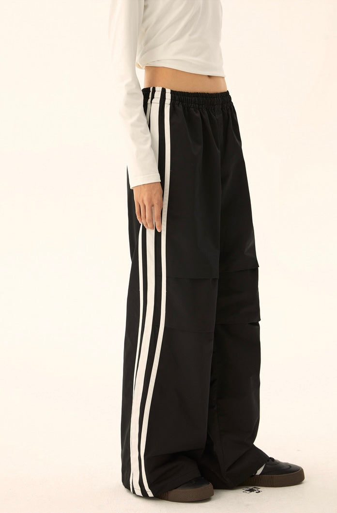 Sideline pleated pants