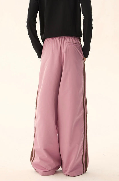 Sideline pleated pants