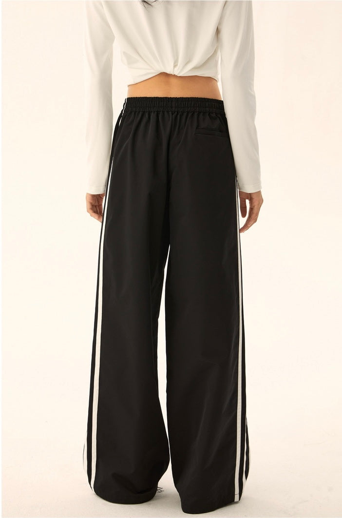 Sideline pleated pants